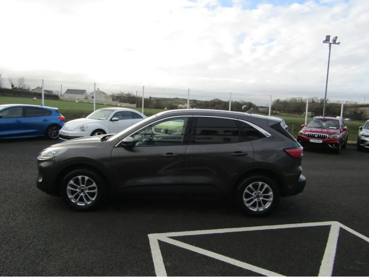 Ford Kuga TITANIUM 5DR 1.5 TD 120 PS  COMMERCIAL - Image 4