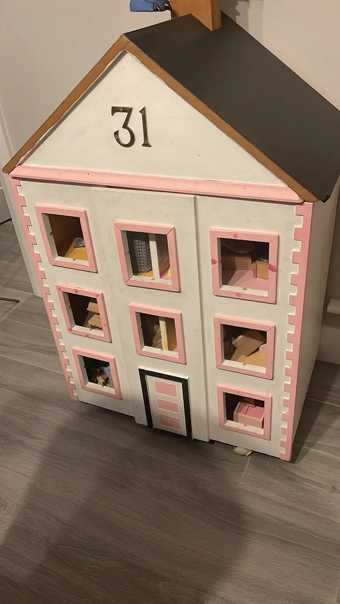 Doll house