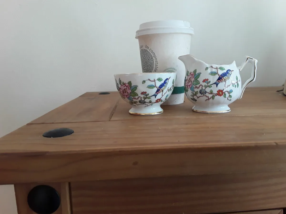 collectibleSmall Aynsley bone china jug and bowl - Image 1