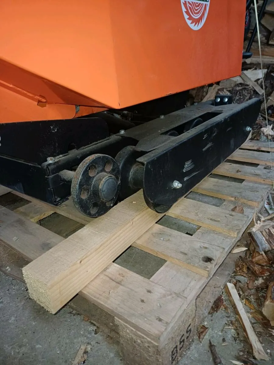 9HP Tracked Petrol Mini Dumper - Image 2