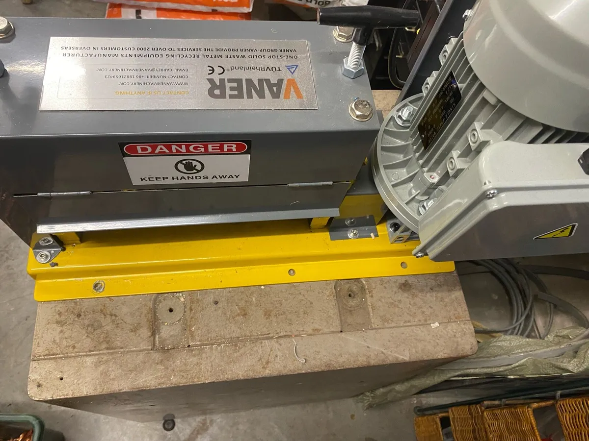 Automatic wire stripping machine - Image 3