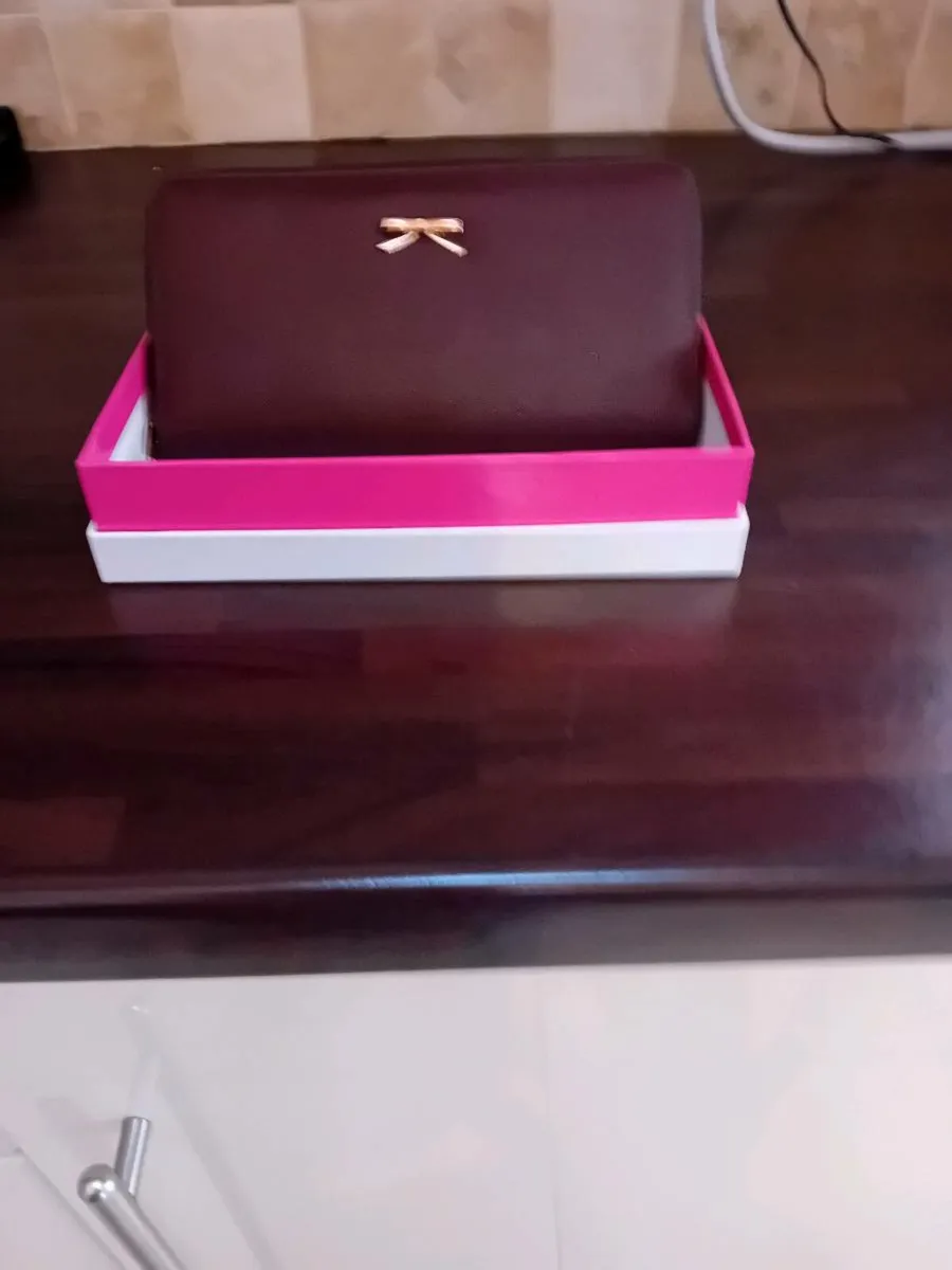 LADIES PURSES ALL NEW - Image 1