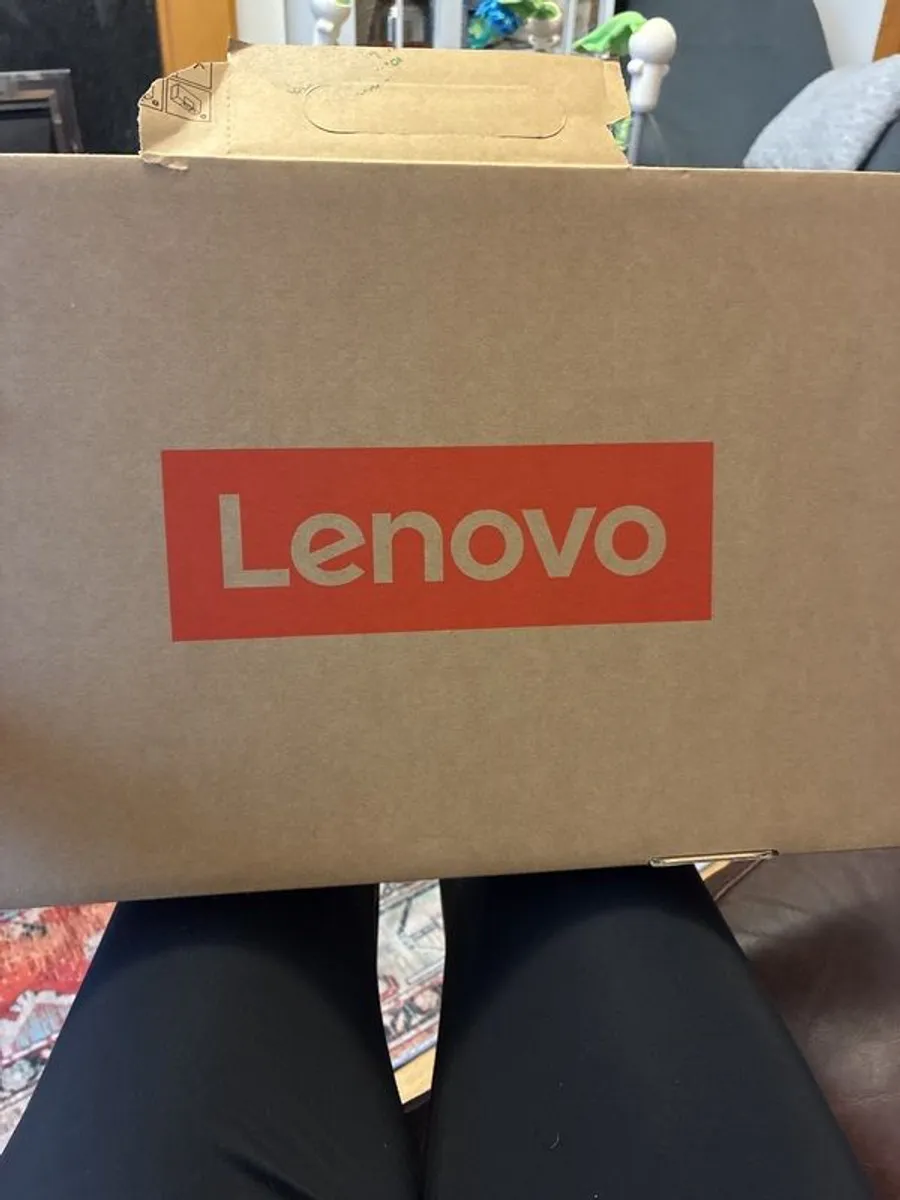 Lenovo IdeaPad Slim 3 - Image 1