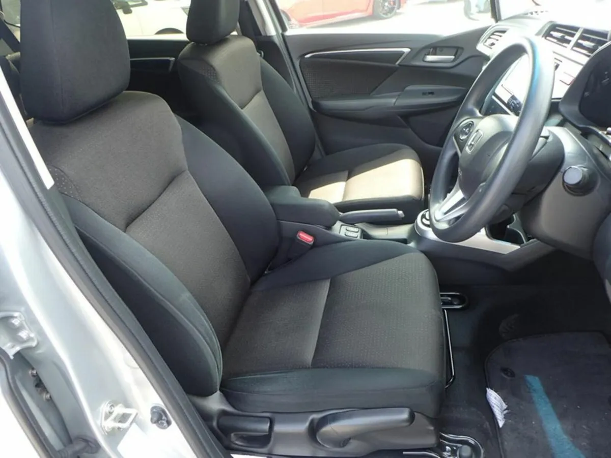 Honda Fit 1.5 - Image 2