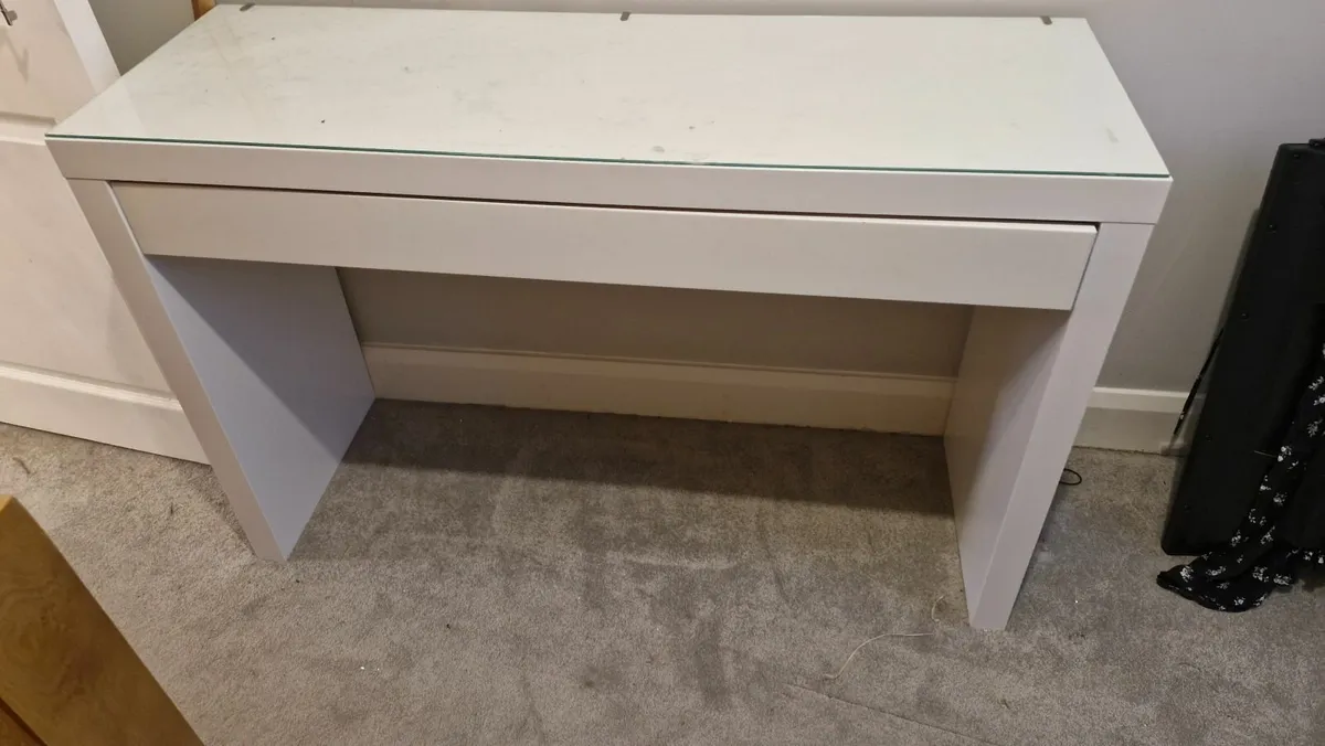 White dressing table with drawer - Image 1