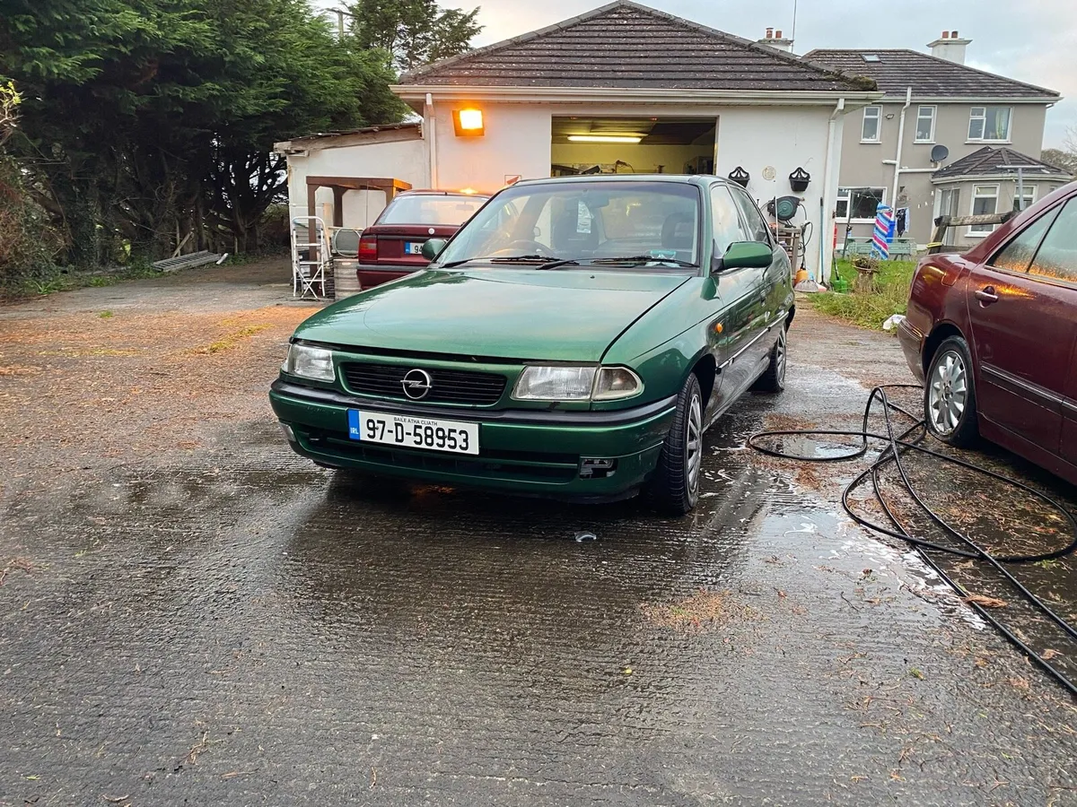 Opel Astra - Image 1