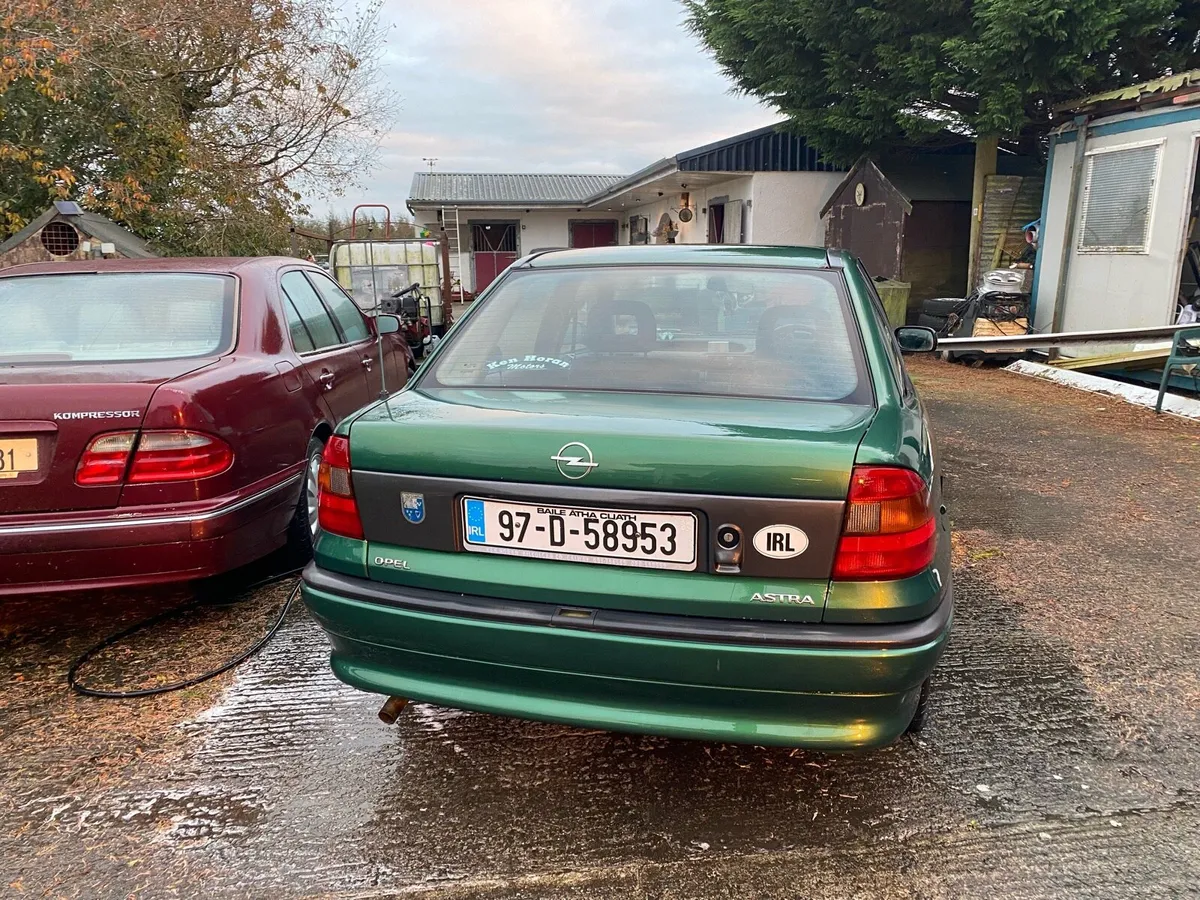 Opel Astra - Image 2