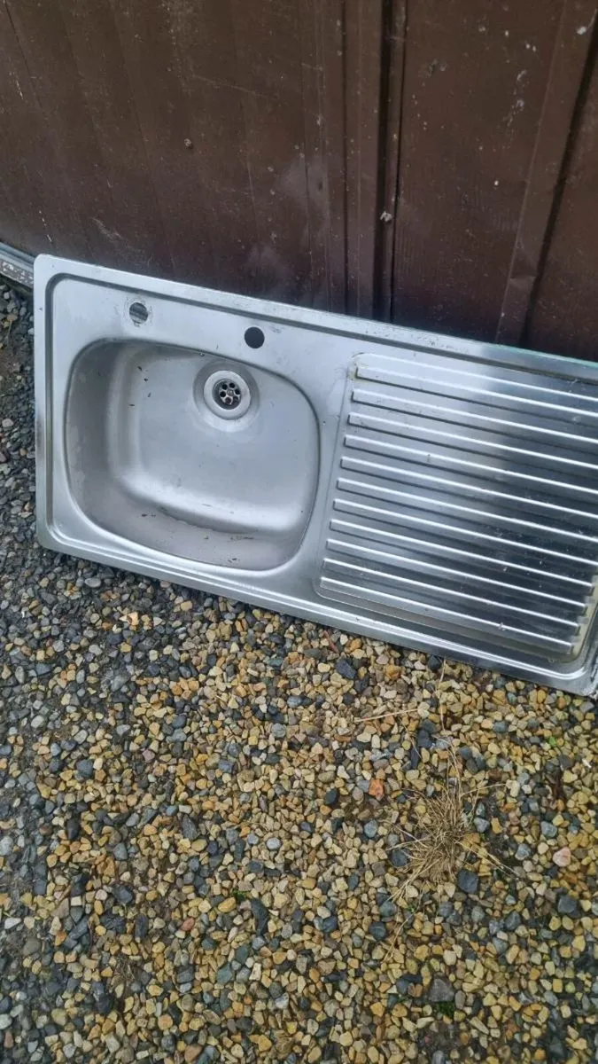Kitchen sink - Image 1