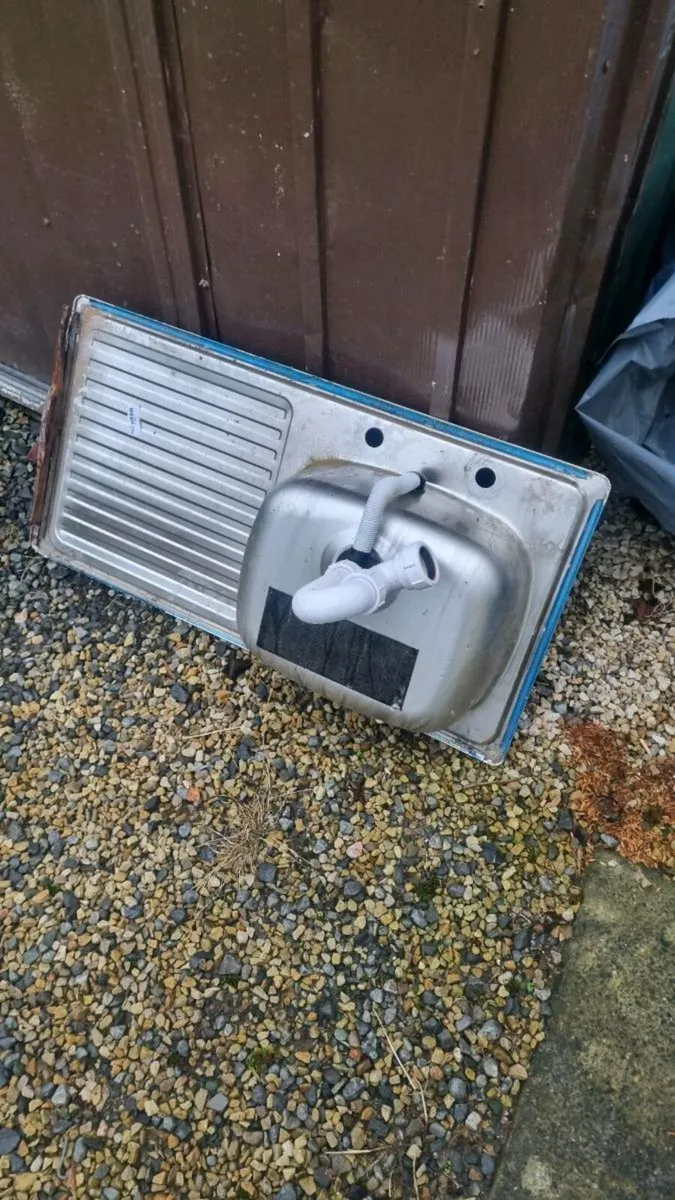 Kitchen sink - Image 2