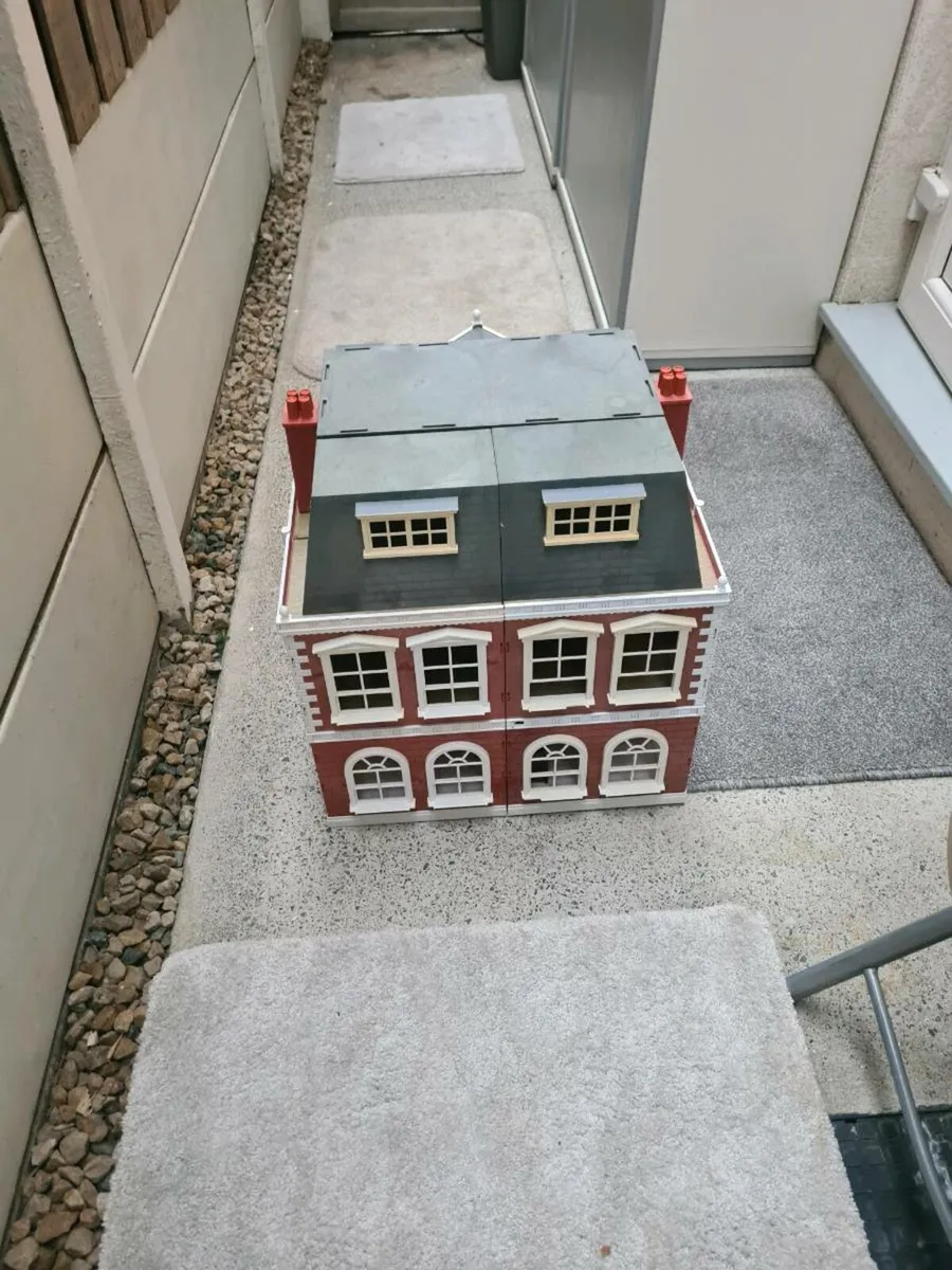 Sylvanian Family Doll House - Image 1