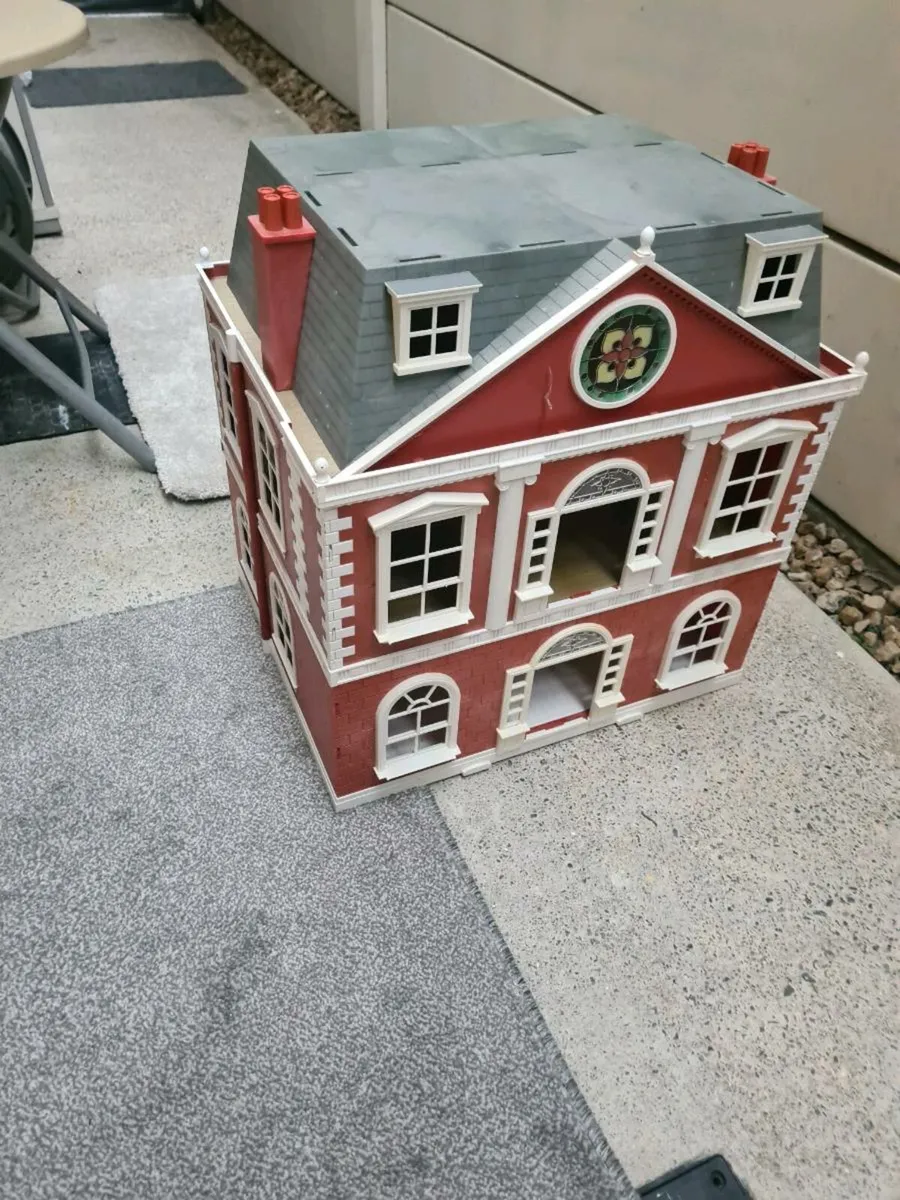 Sylvanian Family Doll House - Image 2