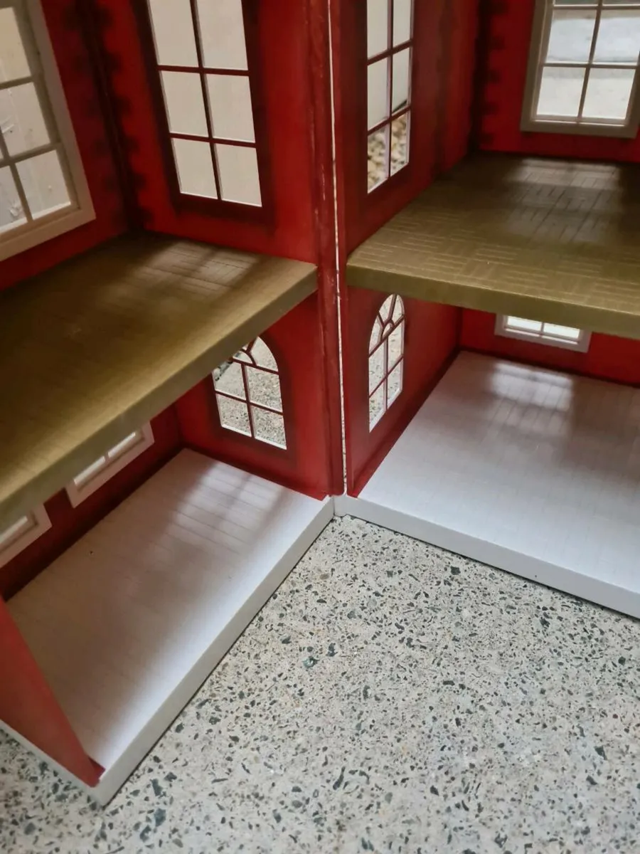 Sylvanian Family Doll House - Image 4