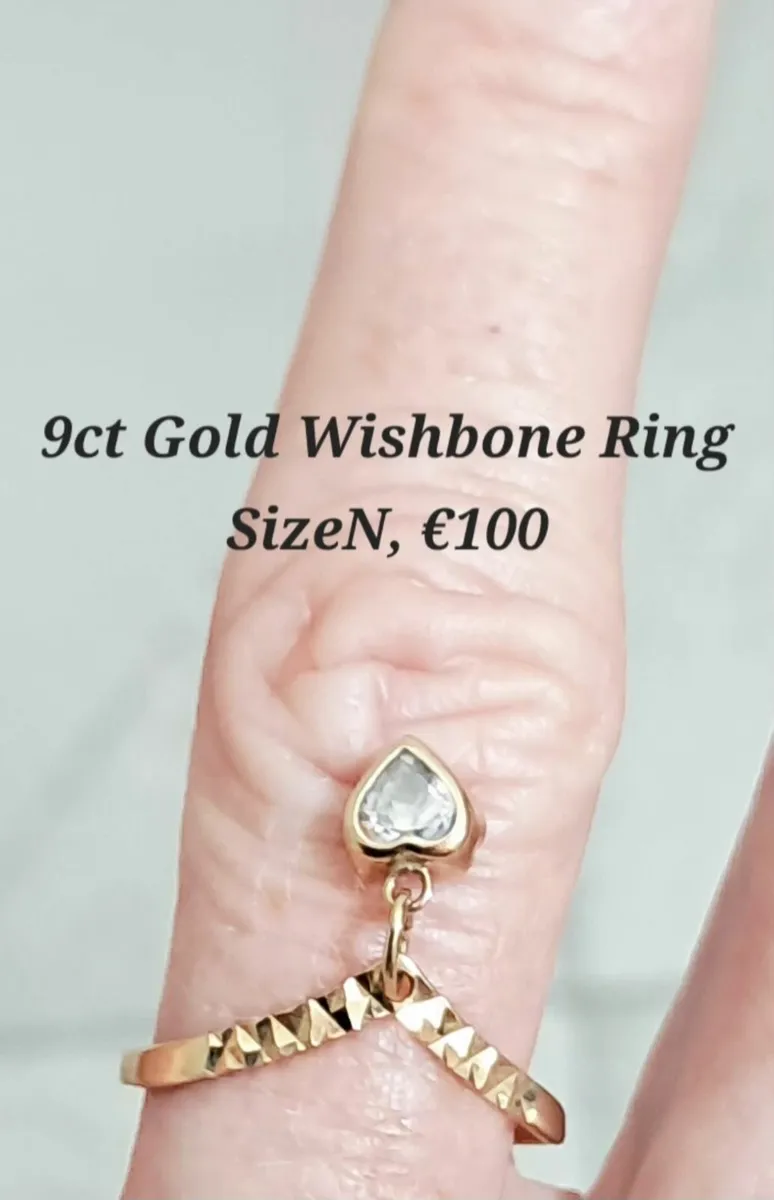 9ct Gold Wishbone Ring, Size N - Image 1