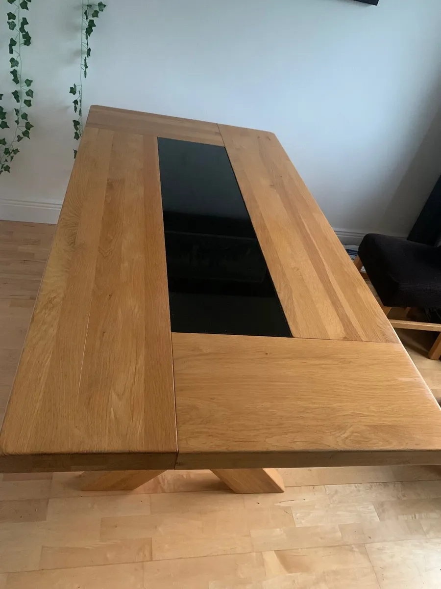 Dining table - Image 1