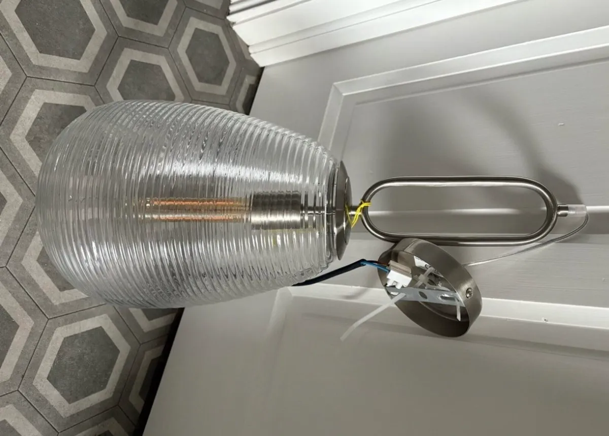 Bee hive ceiling light - Image 1