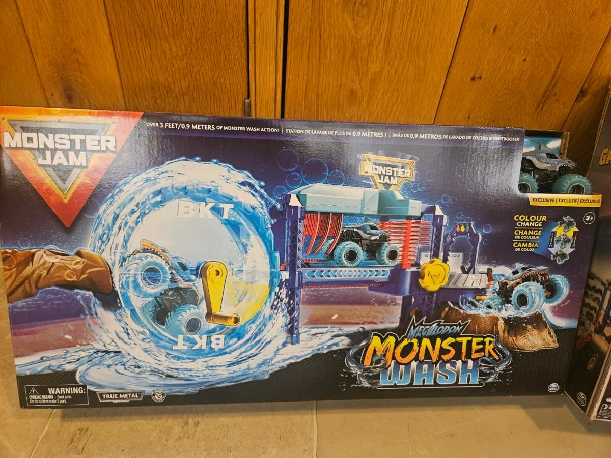 Monster Jam Monster Wash