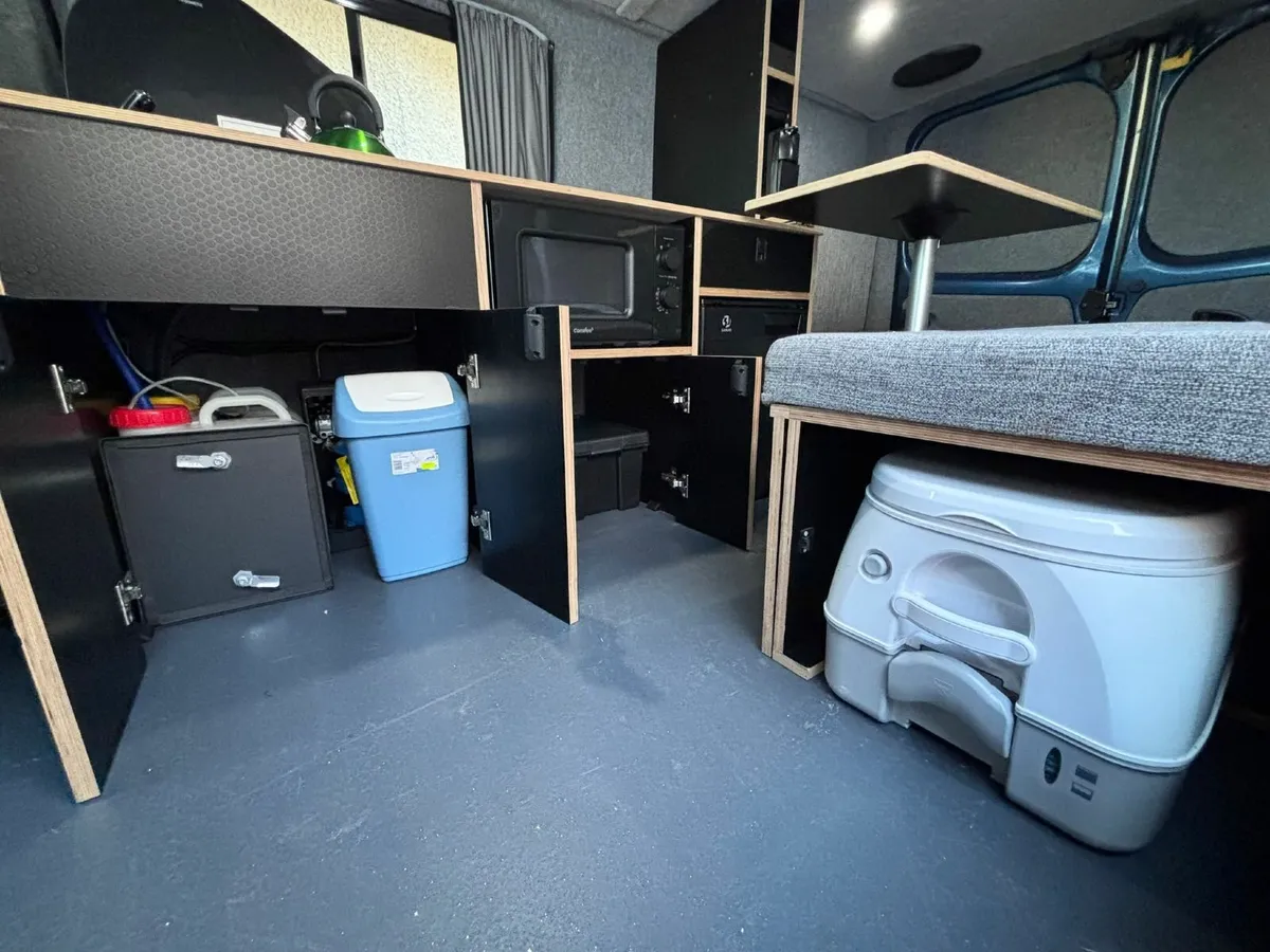 Van - Image 3