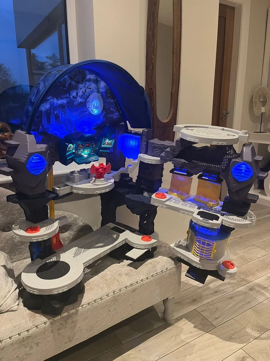 Fisher-Price Imaginext DC Super Friends Playset - Image 2