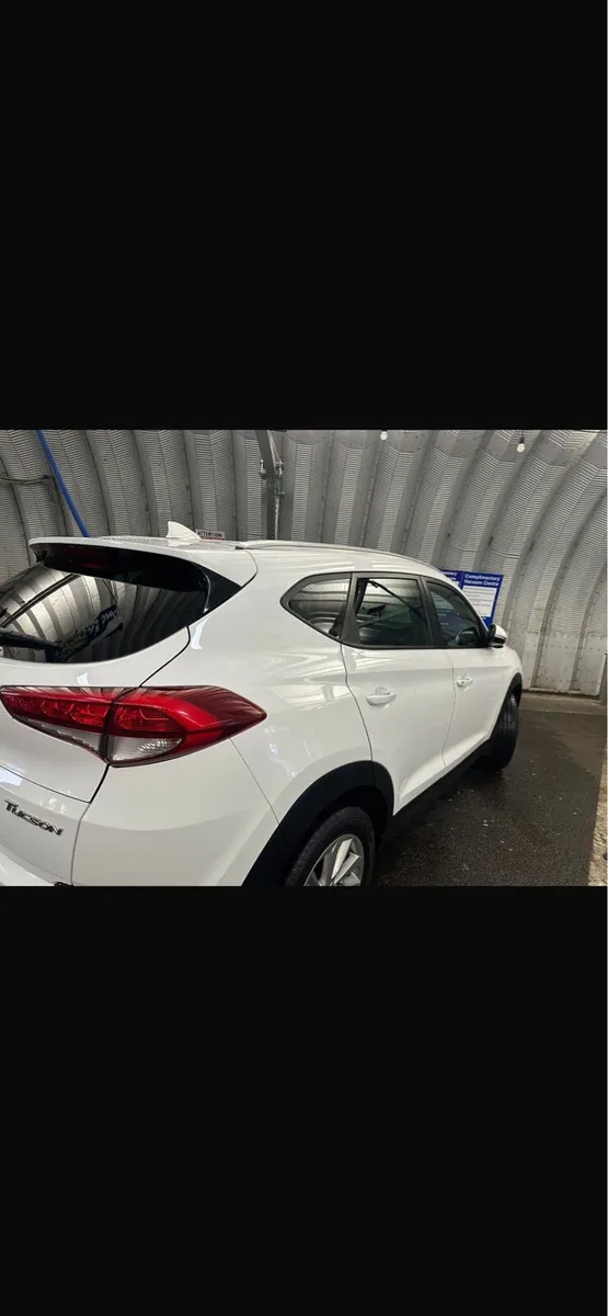Stunning Hyundai Tucson - Image 4