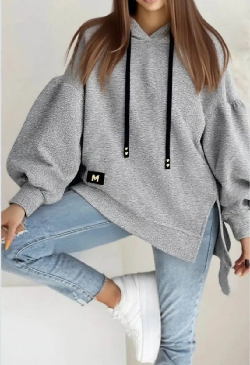 Grey sweatshirt one sz fits 14/18.....29e - Image 1