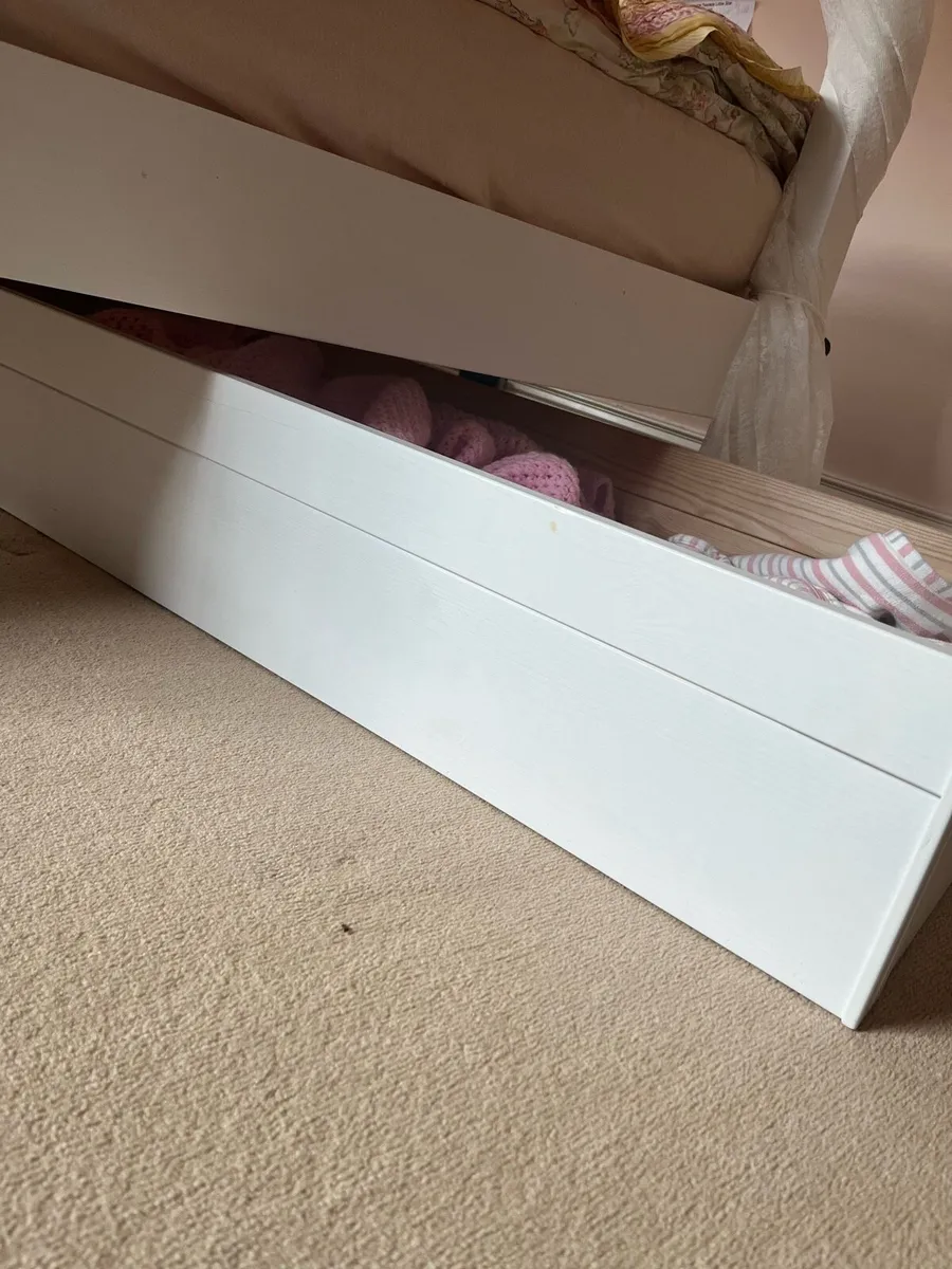 Four poster bed - Image 2