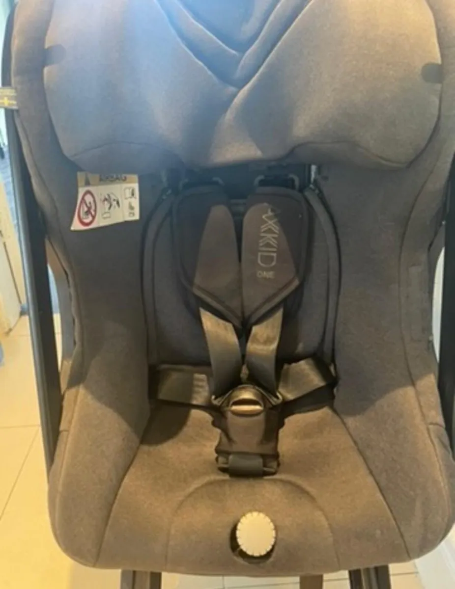 Ax kid one (baby car seat 6months to 7 years) - Image 1