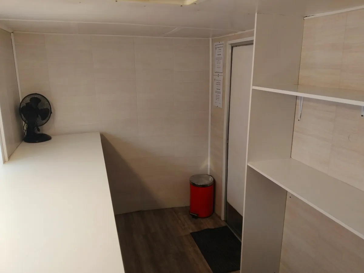 Catering/display  trailer - Image 3