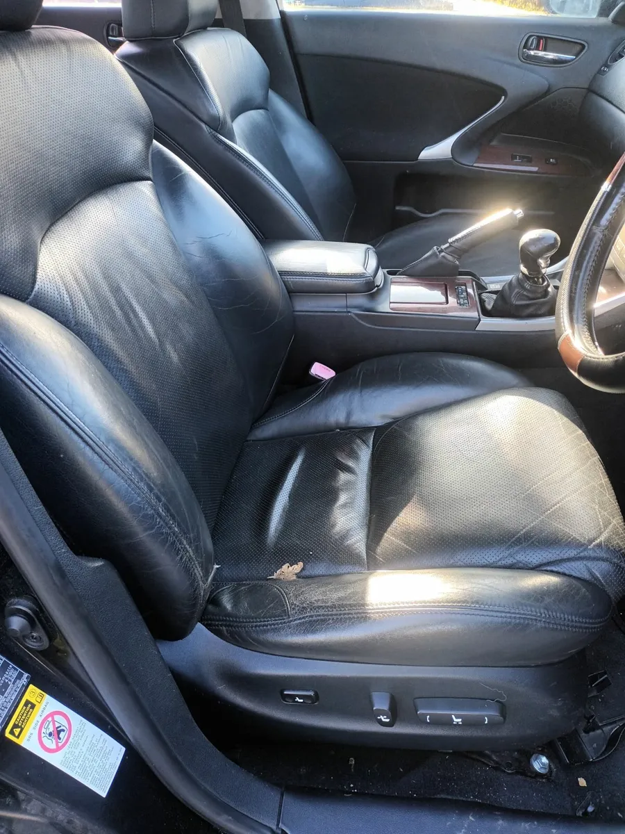 Lexus is 220d  breaking - Image 4