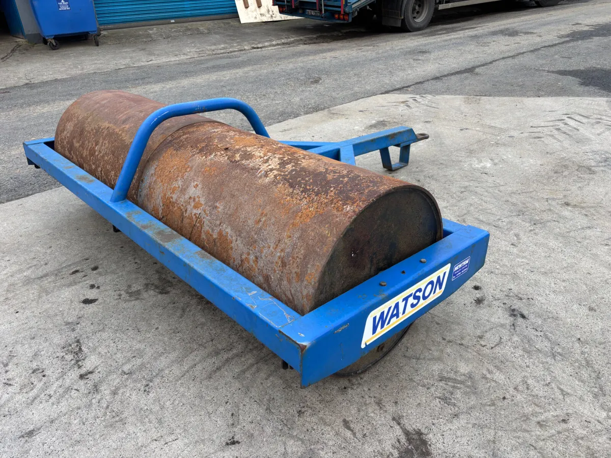 Watson Roller 8Ft - Image 1