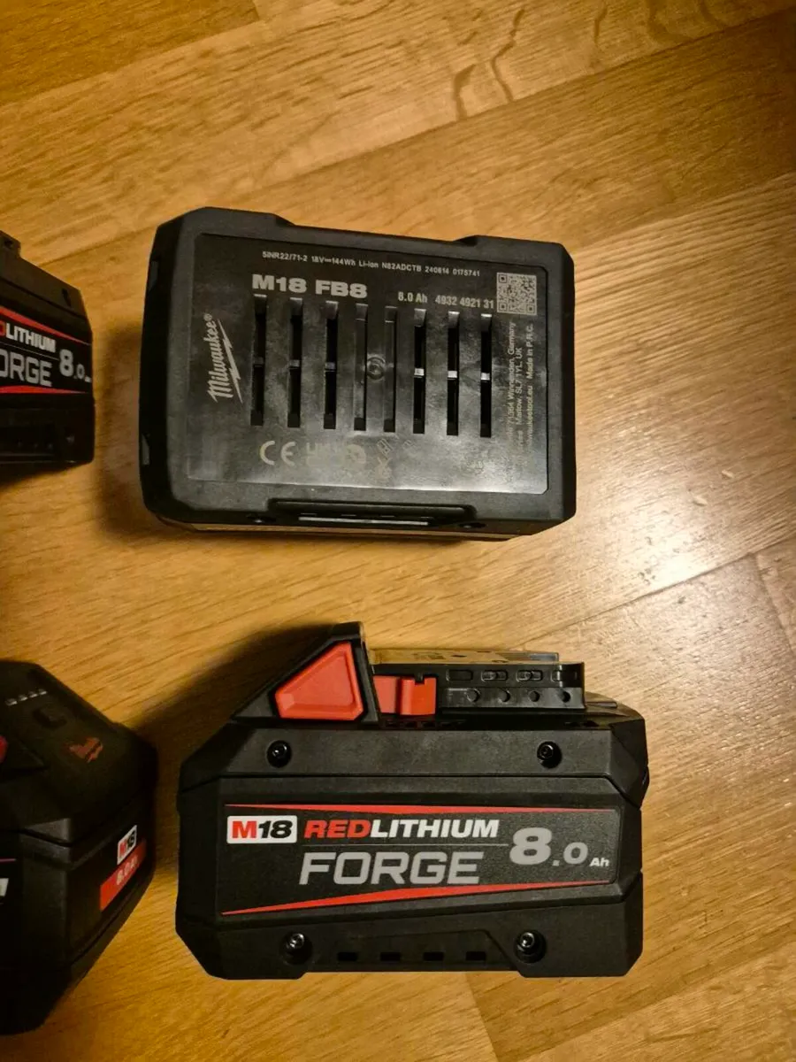 Milwaukee M18FB Forge 8.0ah Battery - Image 2