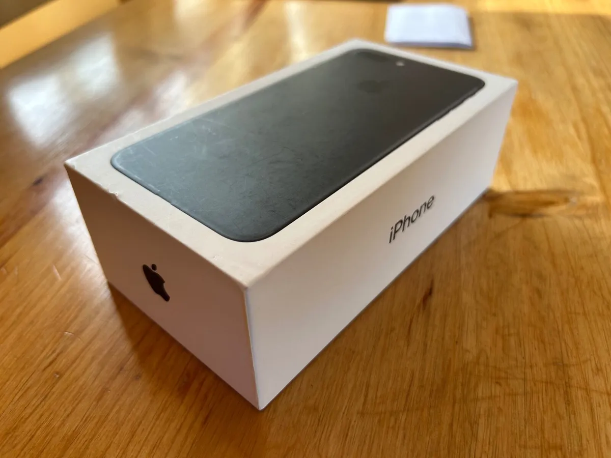 Apple iPhone 7 Plus 128GB - Image 3