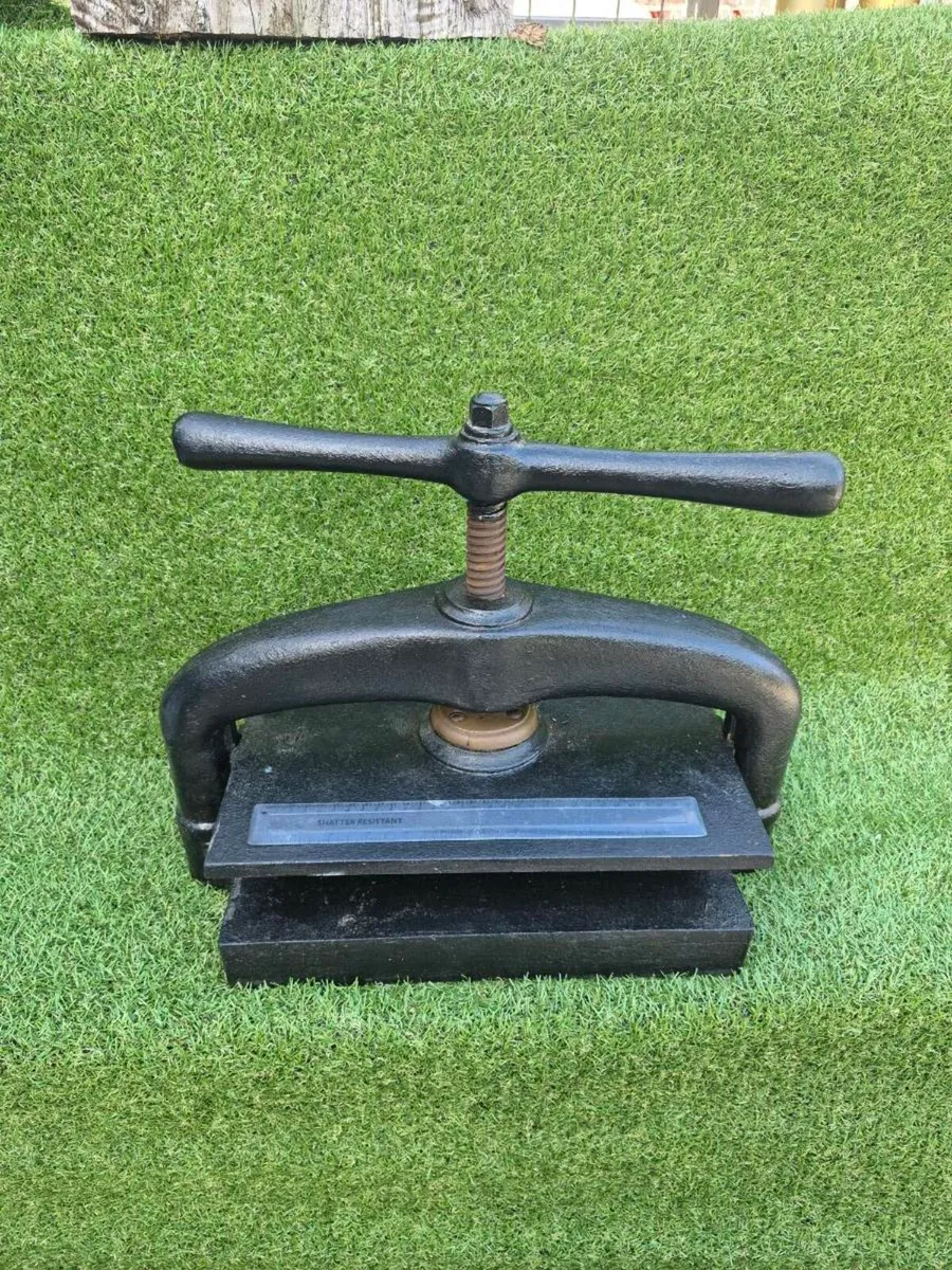 Vintage book press - Image 1
