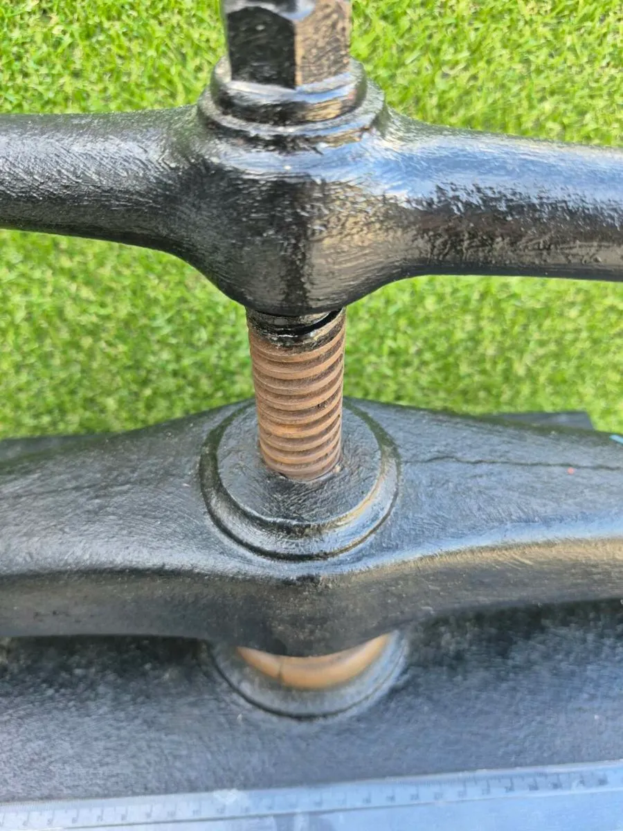 Vintage book press - Image 2