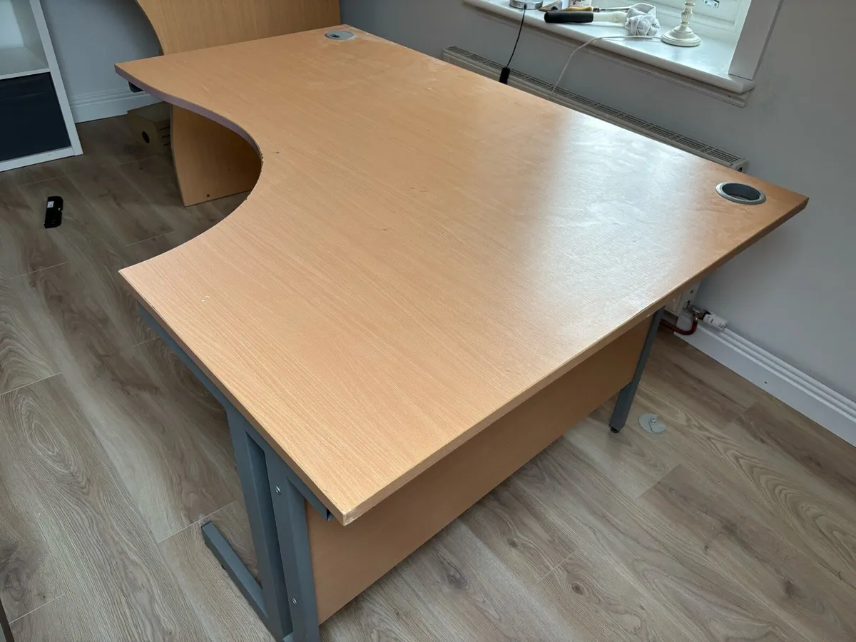 Office desk - Image 2