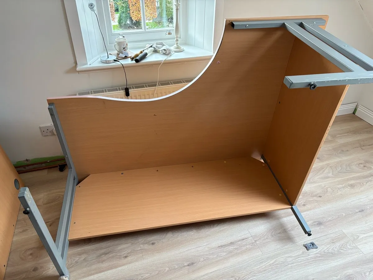 Office desk - Image 3