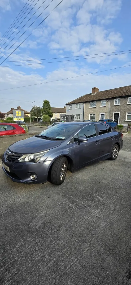 Toyota Avensis 2011 - Image 1