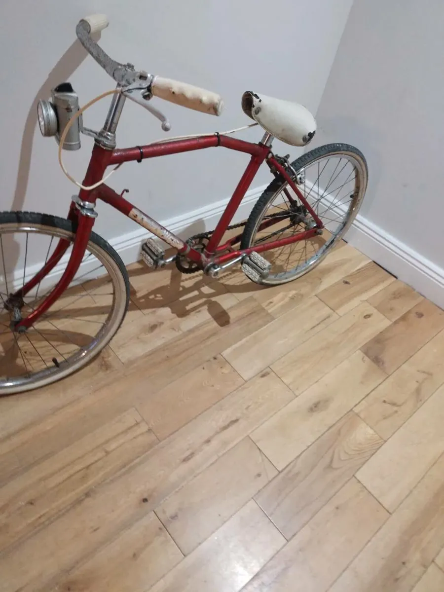 Old vintage child's bicycle - Image 1