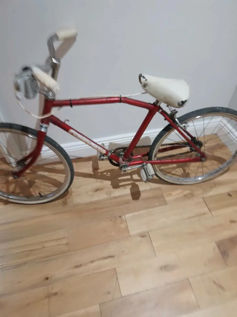 Old vintage child's bicycle - Image 2