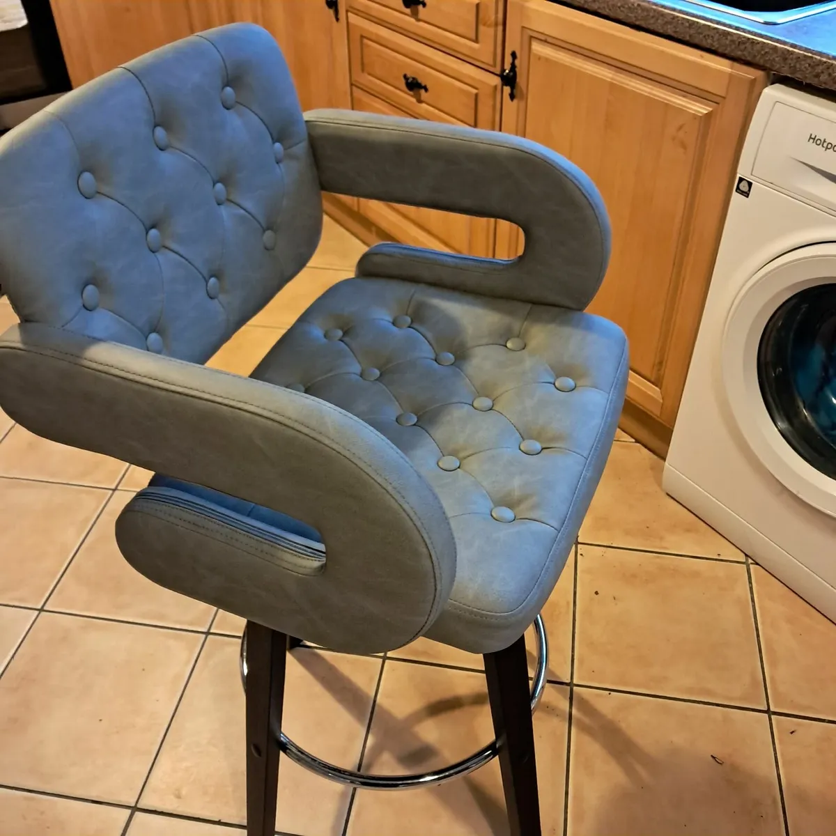 High stools - Image 3