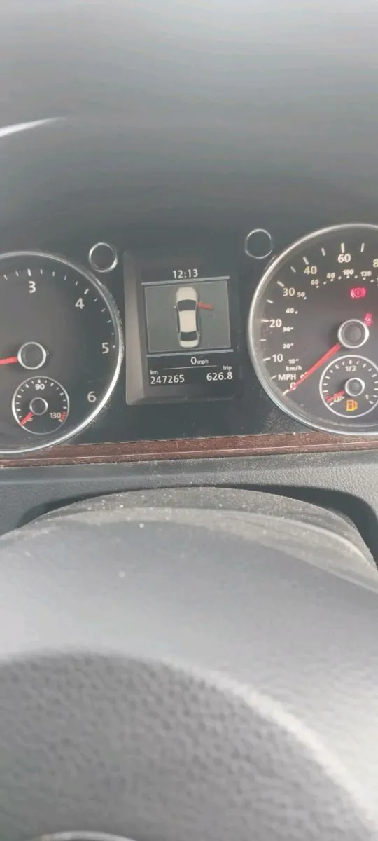 VW Passat 2011 - Image 2