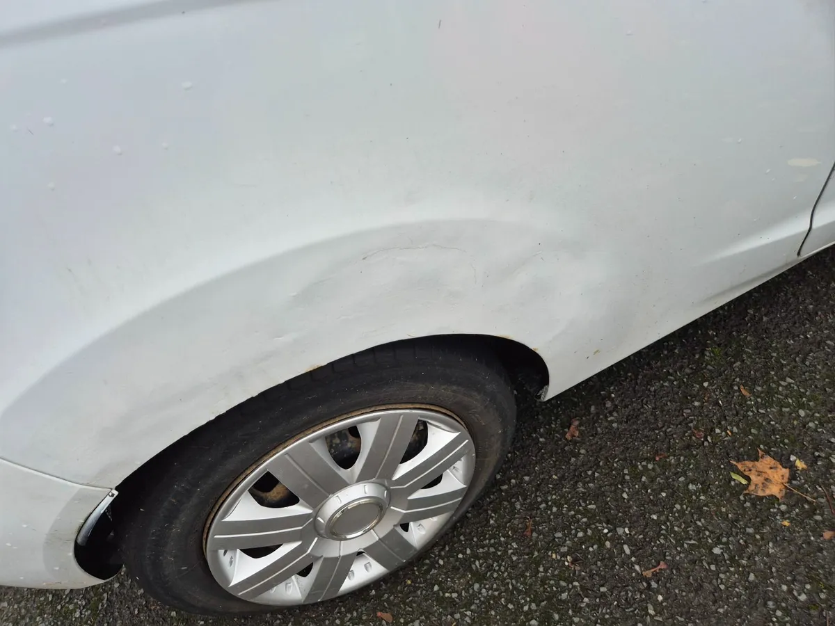 Ford Fiesta 2017 - Image 2