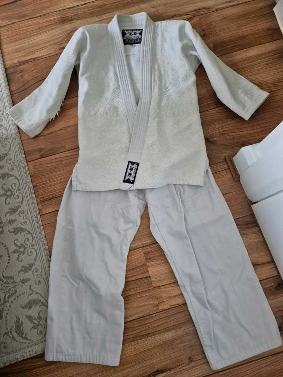 Kids kimono/gi size 9-10 years - Image 1