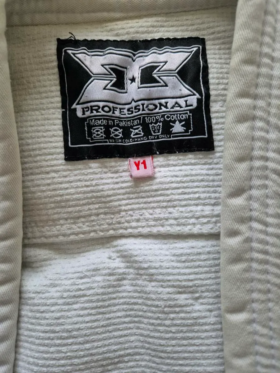 Kids kimono/gi size 9-10 years - Image 3