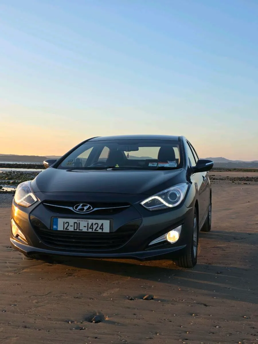 Cars 2012 Hyundai i40 - Image 2
