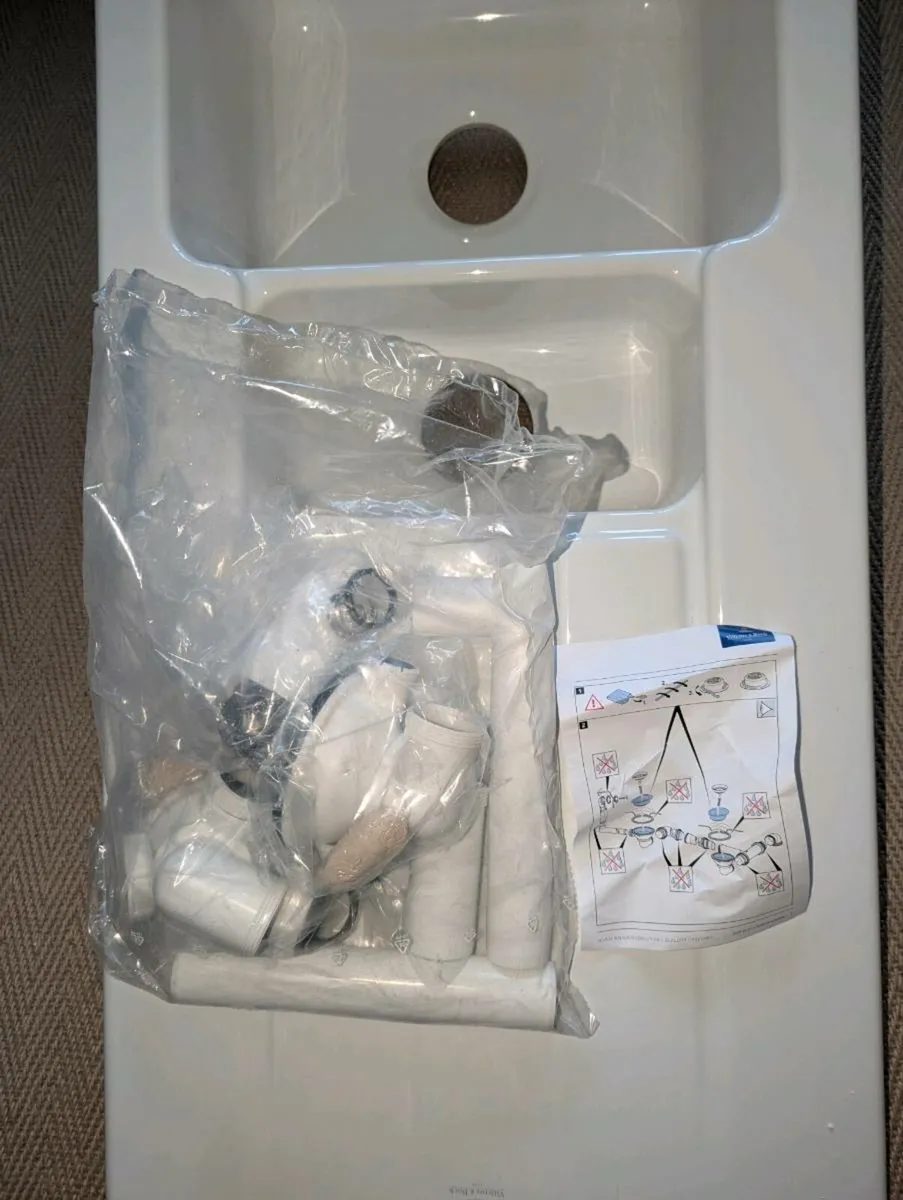 Villeroy & Boch Architectura Ceramic Kitchen Sink - Image 4