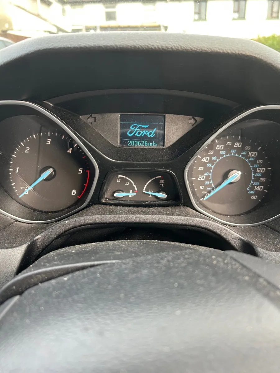 Ford Focus 2012 - Image 2