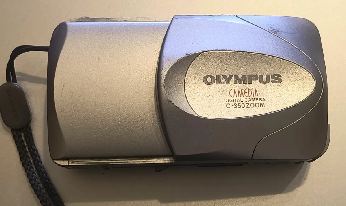 Digital Camera Olympus Camedia C-350 Zoom - Image 1