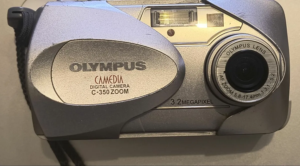 Digital Camera Olympus Camedia C-350 Zoom - Image 2