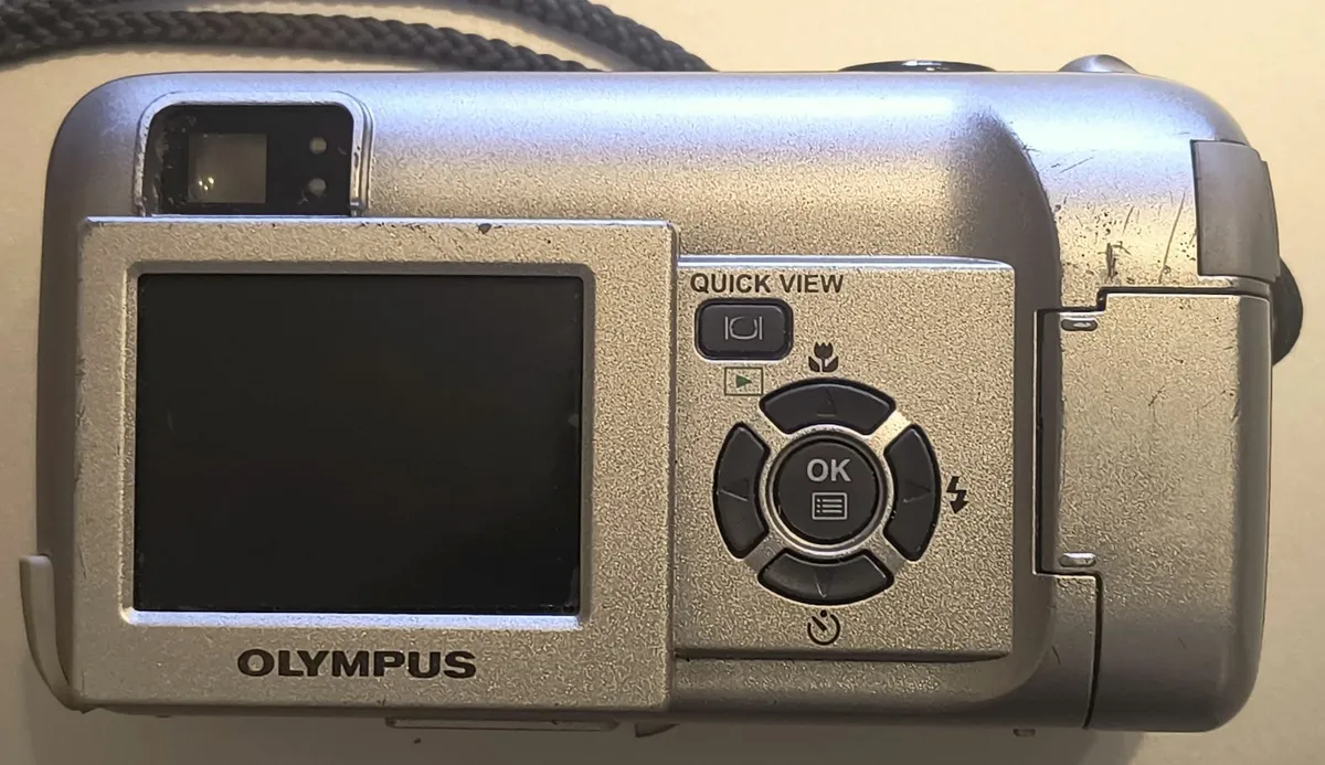 Digital Camera Olympus Camedia C-350 Zoom - Image 4