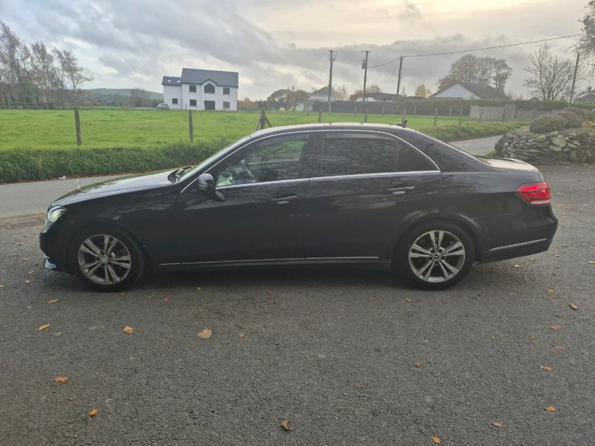 Mercedes Benz E220 - Image 4